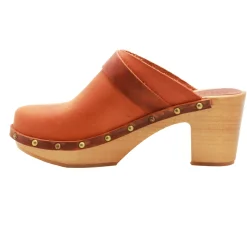BJORK Maria Wooden Clogs in Vintage Oiled Leather