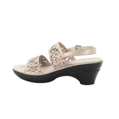 DROMEDARIS Sample Sale - Group D - Mid Heel